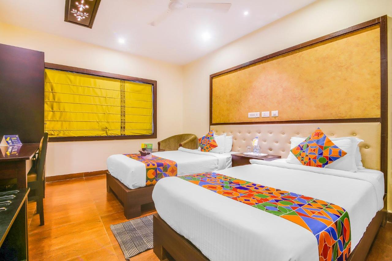 Fabhotel Golpark コルカタ エクステリア 写真